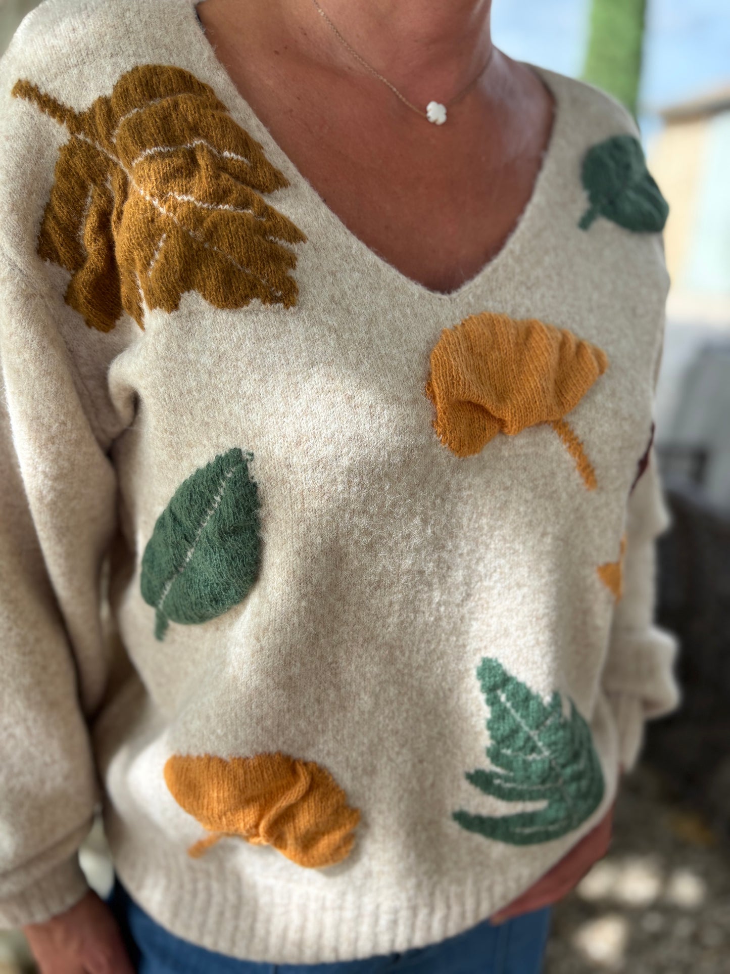 PULL FEUILLES BEIGE
