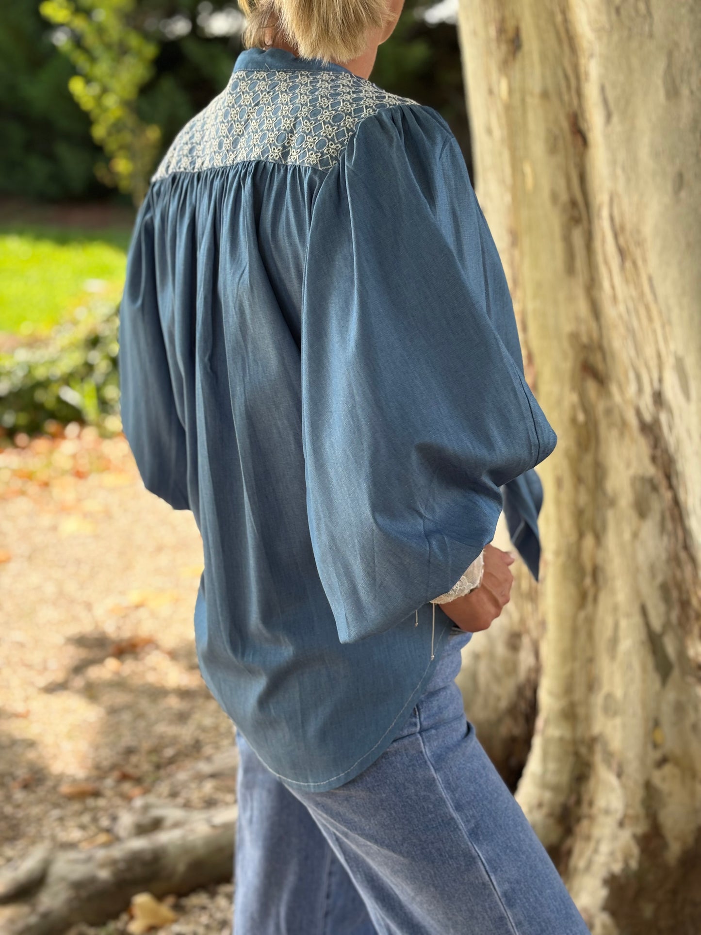 CHEMISE EN JEANS BRODEE