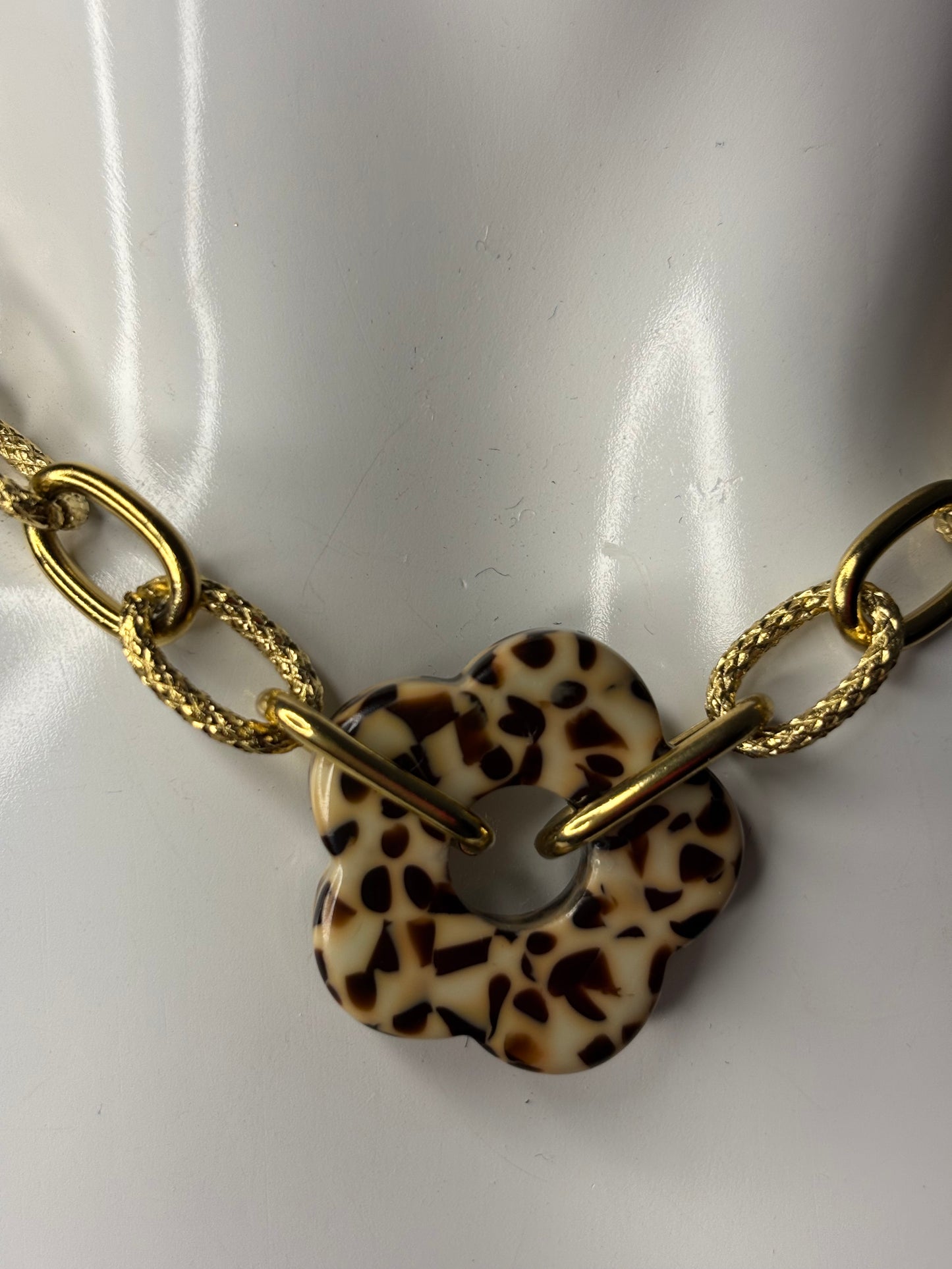 COLLIER GROSSE MAILLE LEO NACRE