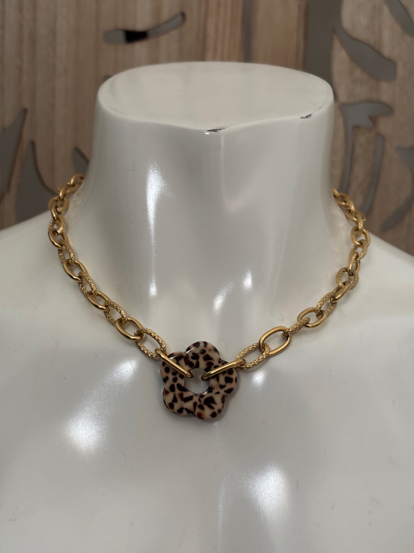 COLLIER GROSSE MAILLE LEO NACRE
