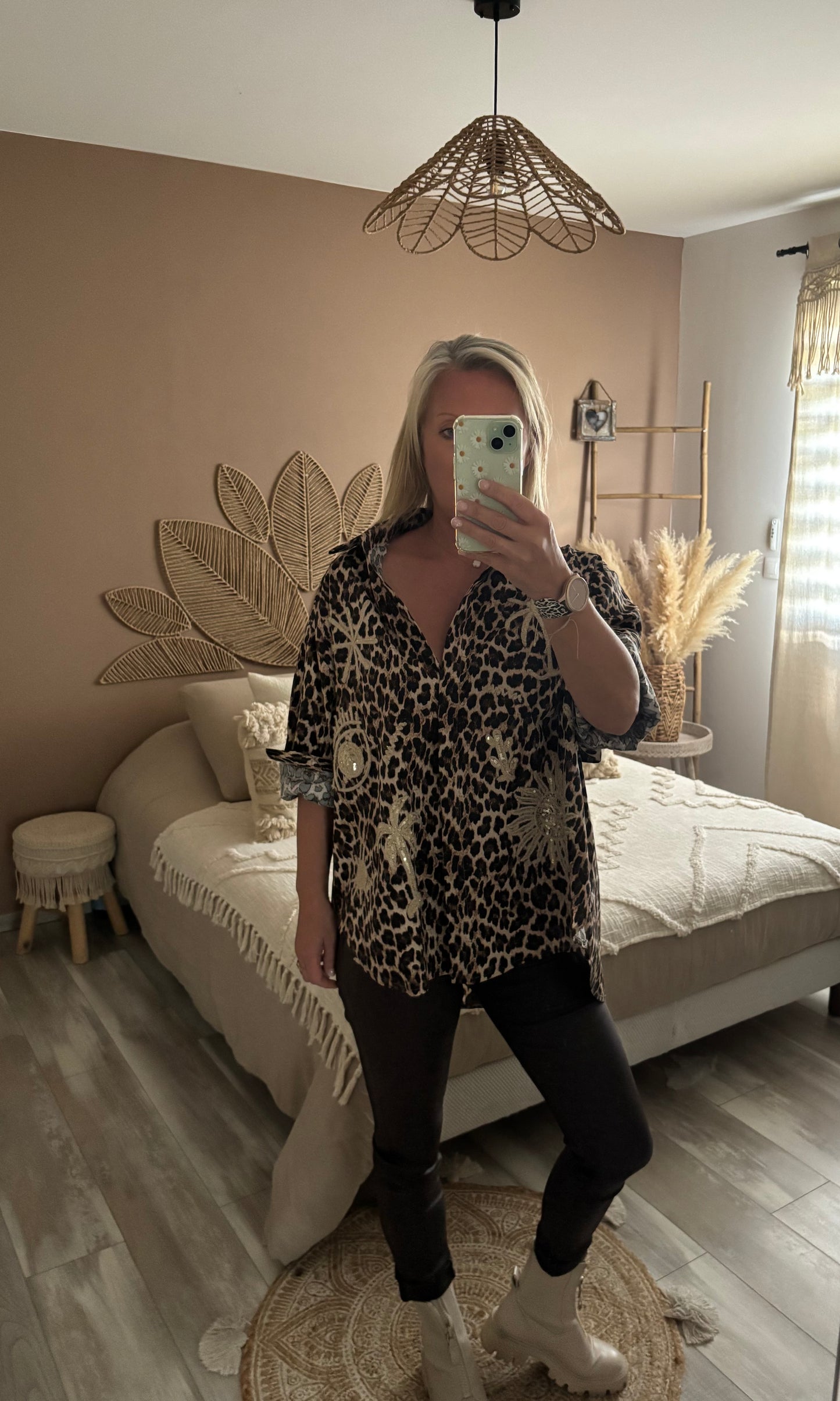 CHEMISE LEOPARD AVEC MOTIFS DORES