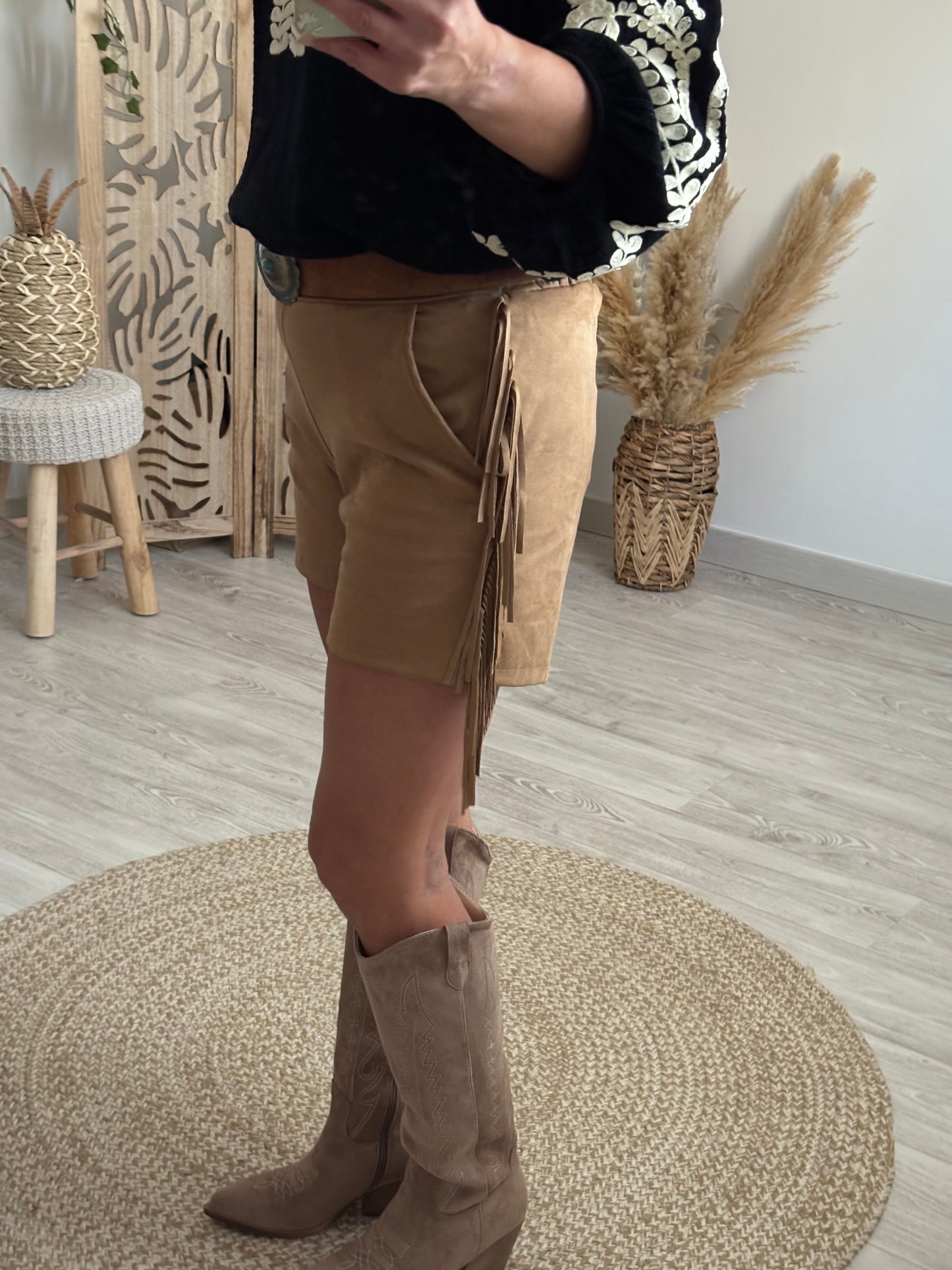 SHORT EN SUEDINE CAMEL