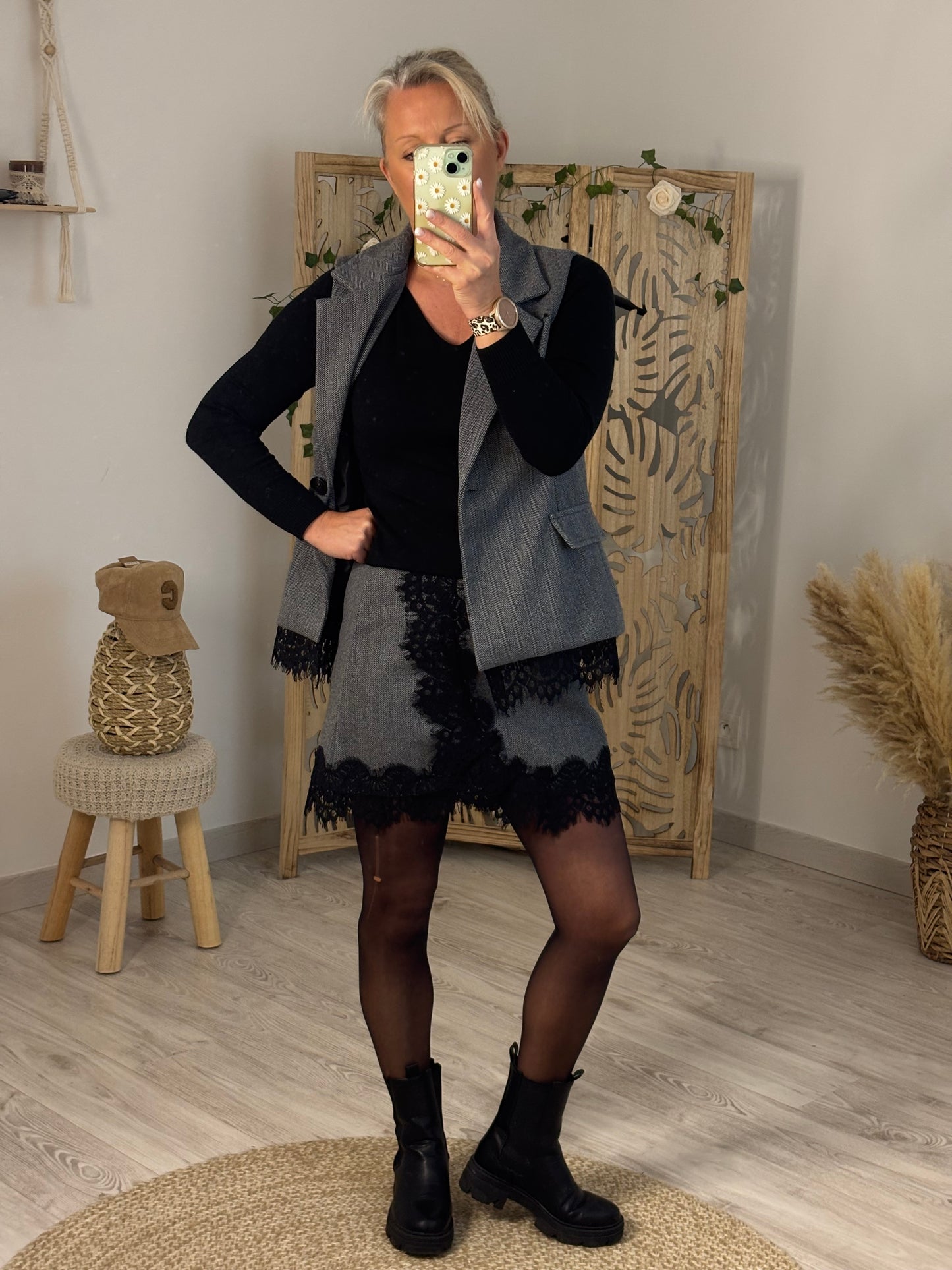 VESTE SANS MANCHES GRISE A DENTELLE