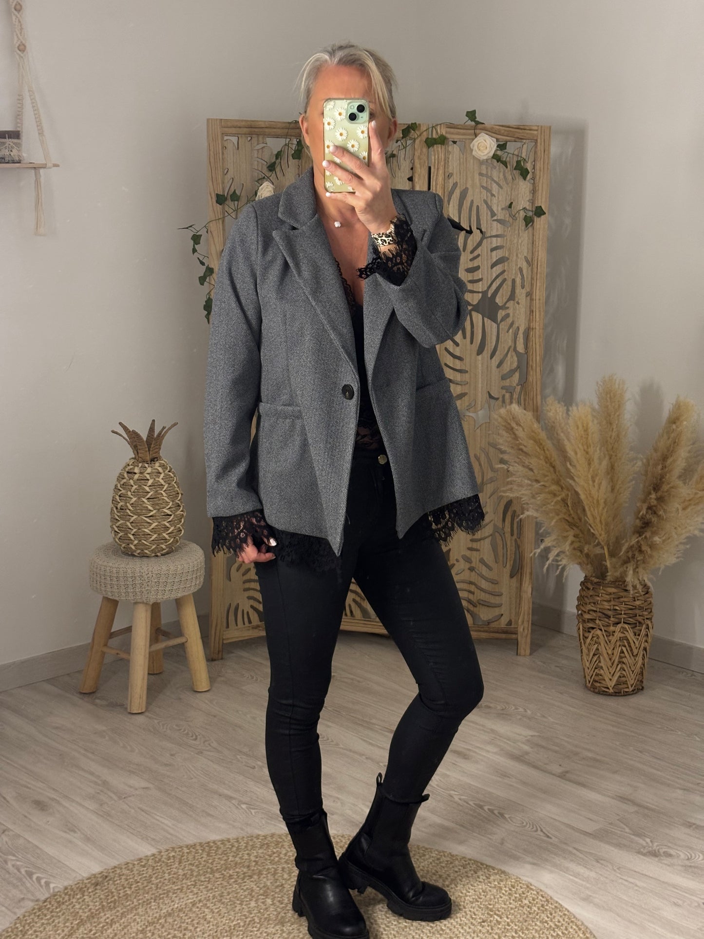 VESTE GRISE A DENTELLE