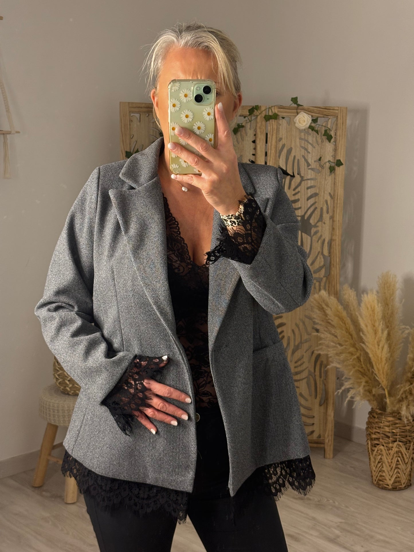 VESTE GRISE A DENTELLE