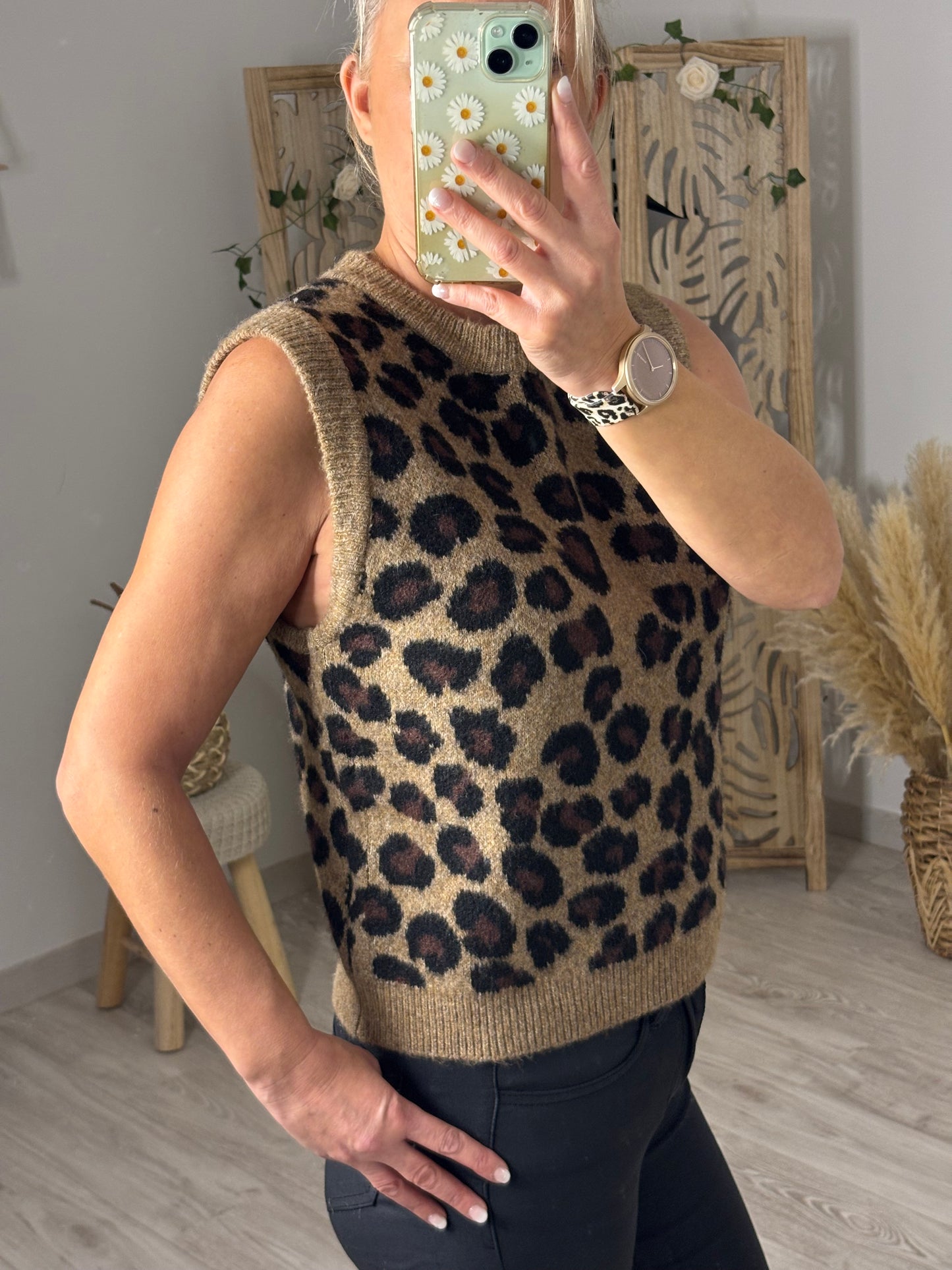 PULL SANS MANCHES LEO