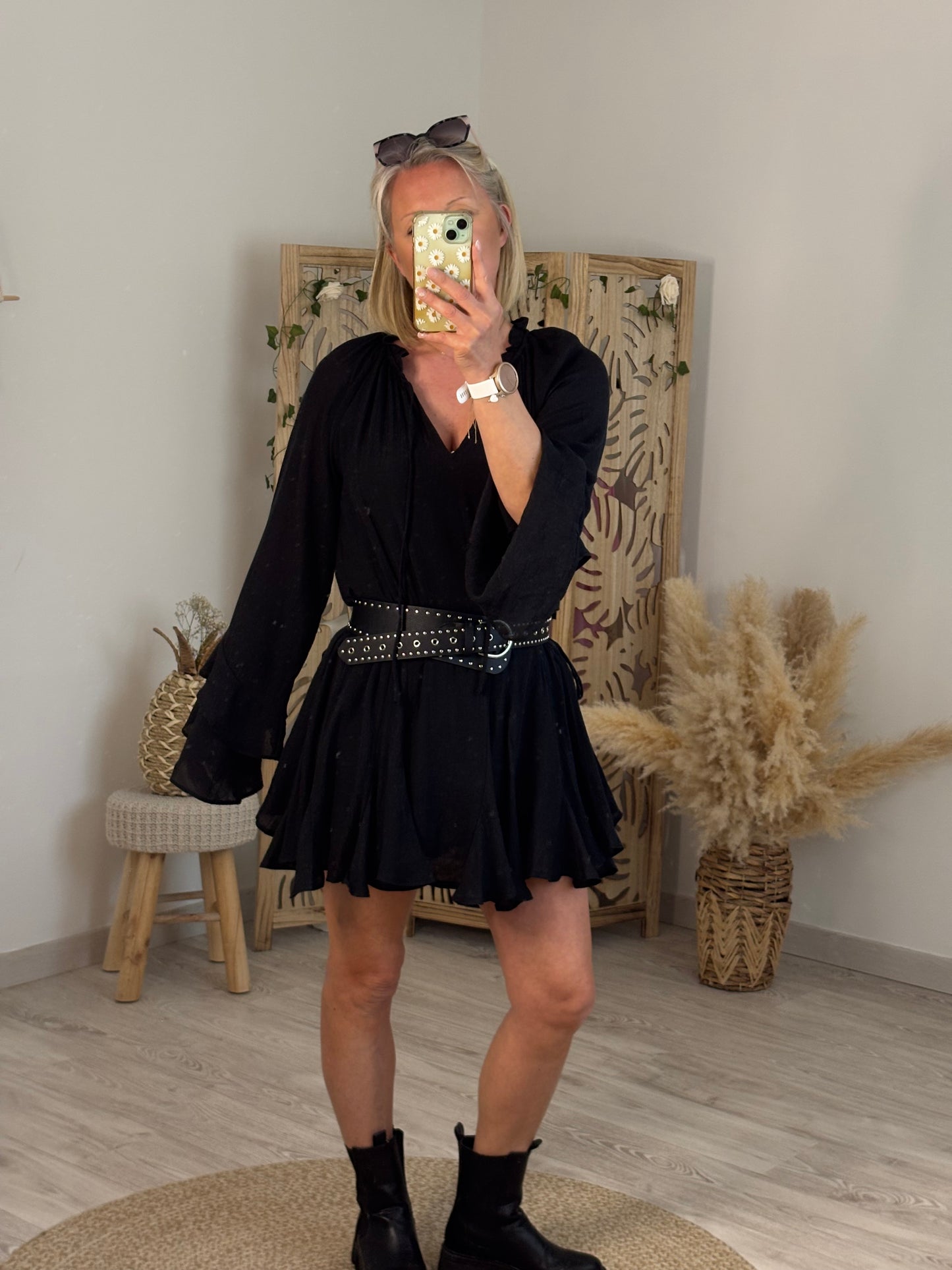 ROBE COURTE VOLANTS NOIRE