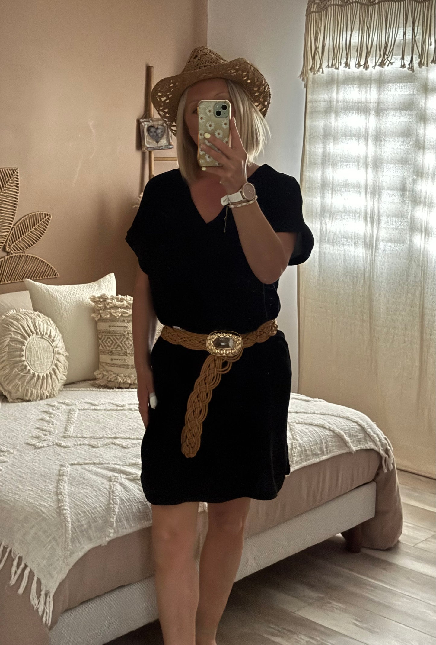 ROBE NOIRE MANCHES COURTES