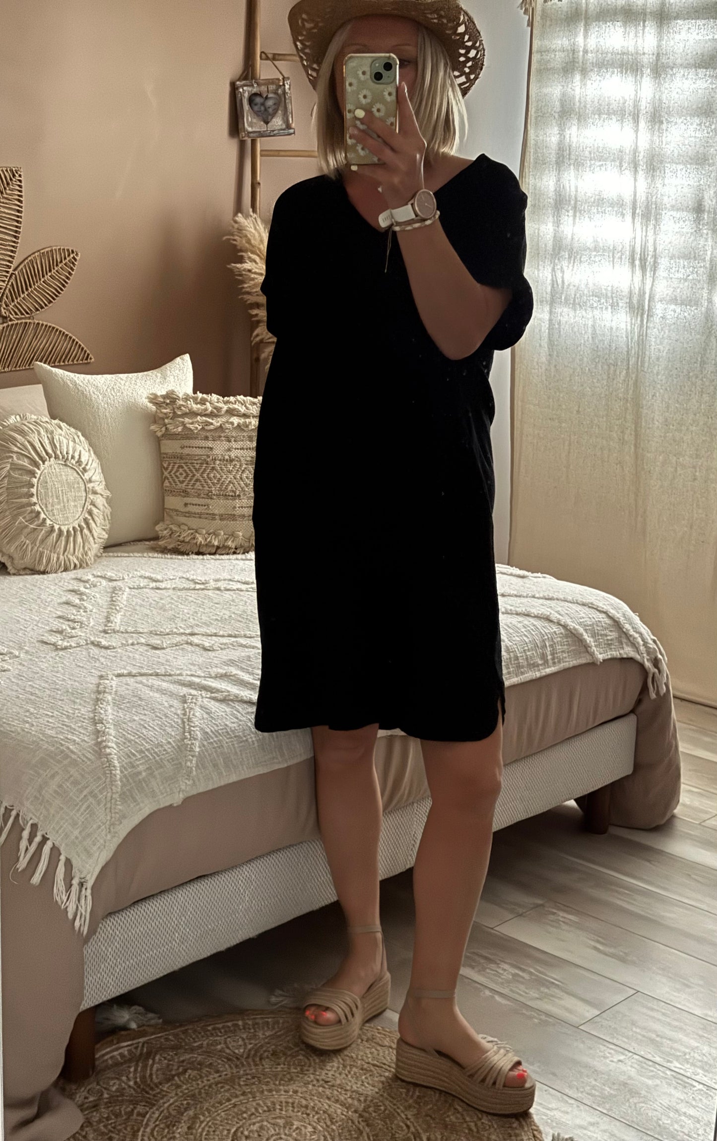 ROBE NOIRE MANCHES COURTES