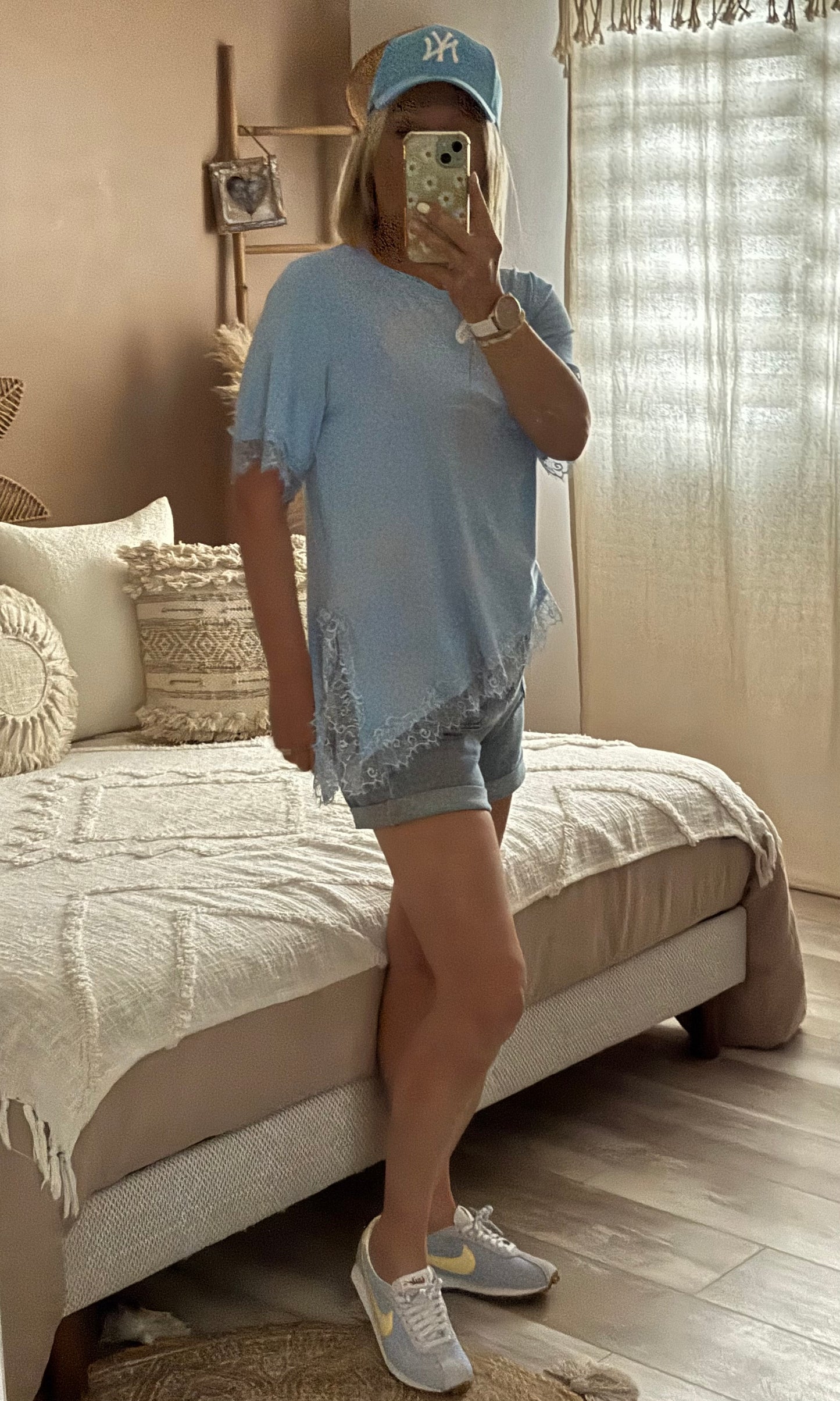 TOP DENTELLE BLEU CIEL