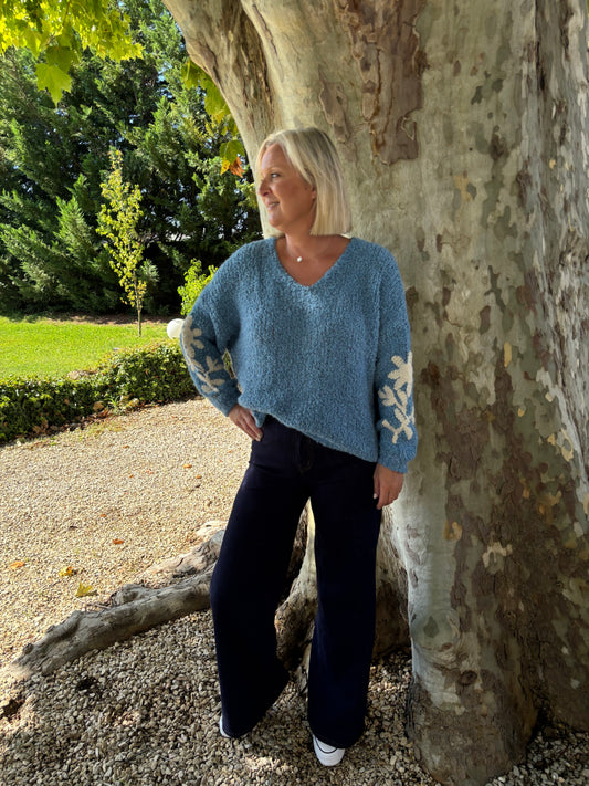 PULL AVEC BRODERIE BLEU