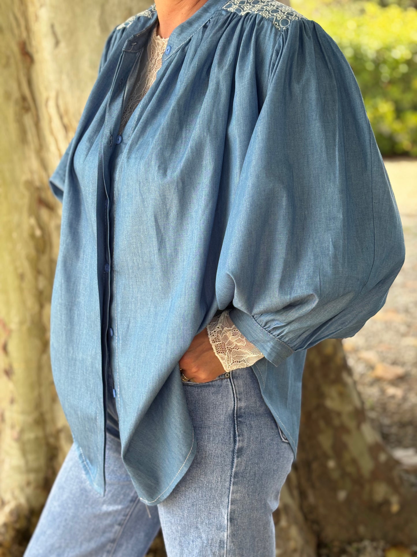 CHEMISE EN JEANS BRODEE