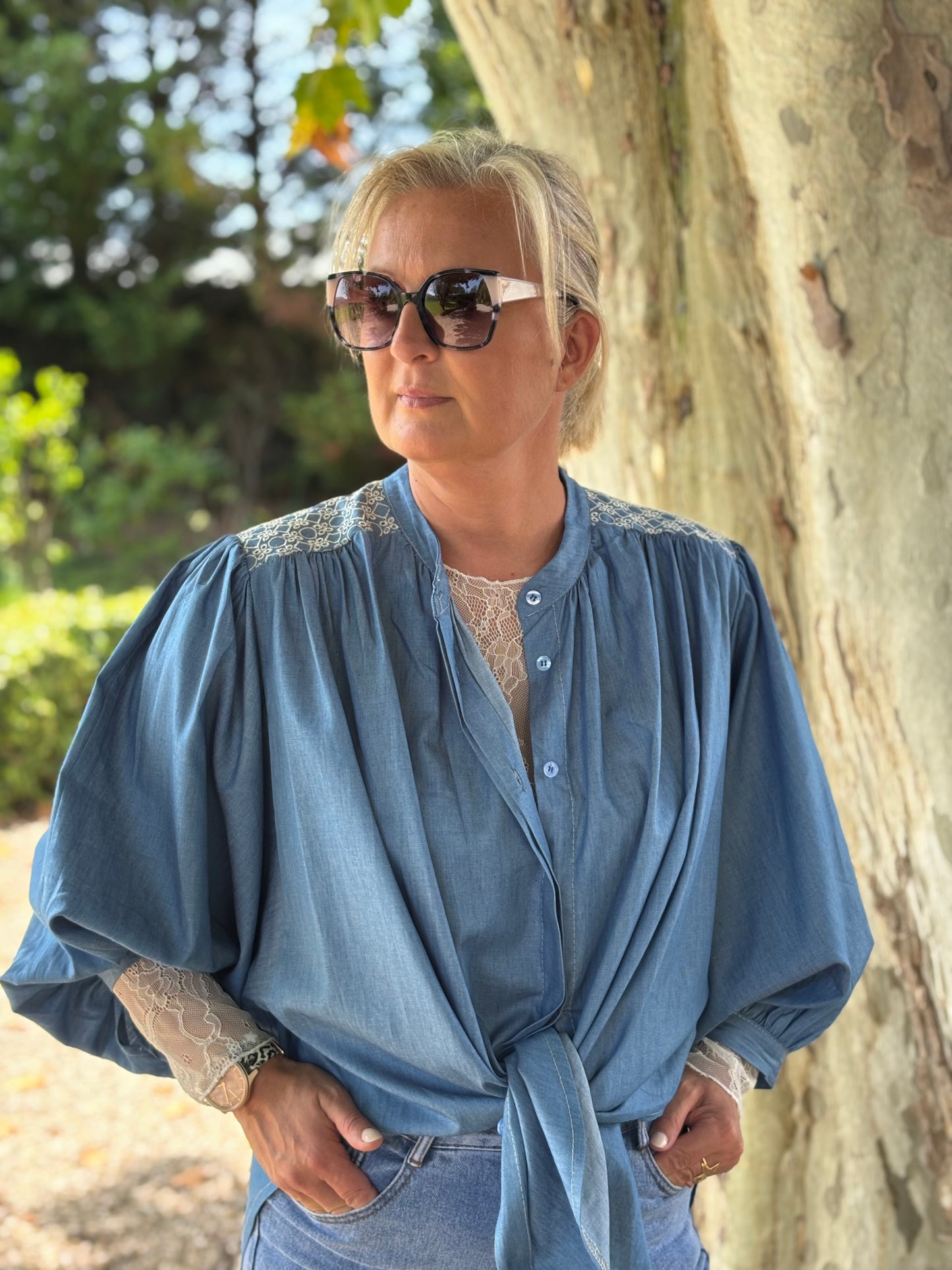 CHEMISE EN JEANS BRODEE